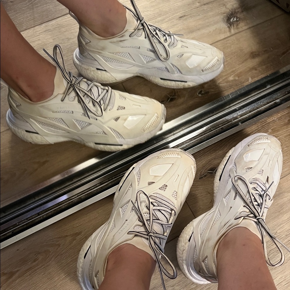 🛑 1 hour sale. Adidas by Stella McCartney, 7.5/8, white Sneakers